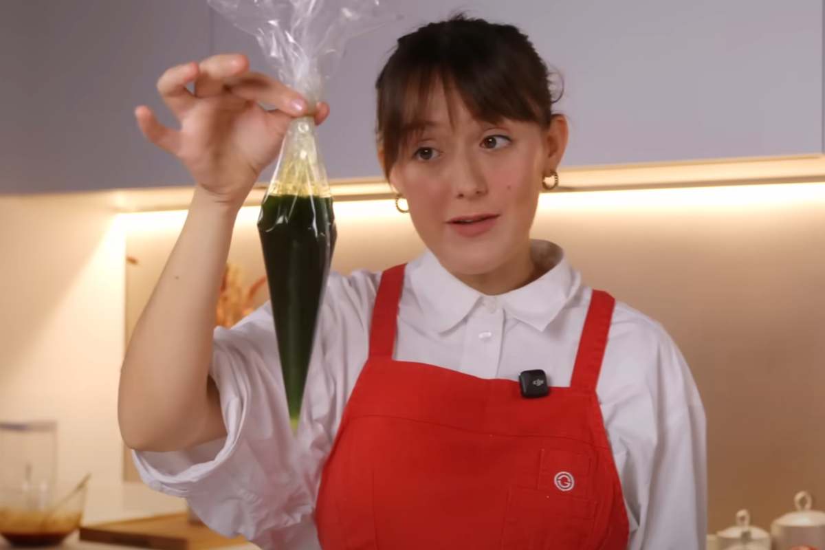 aurora cavallo con una sac a poche