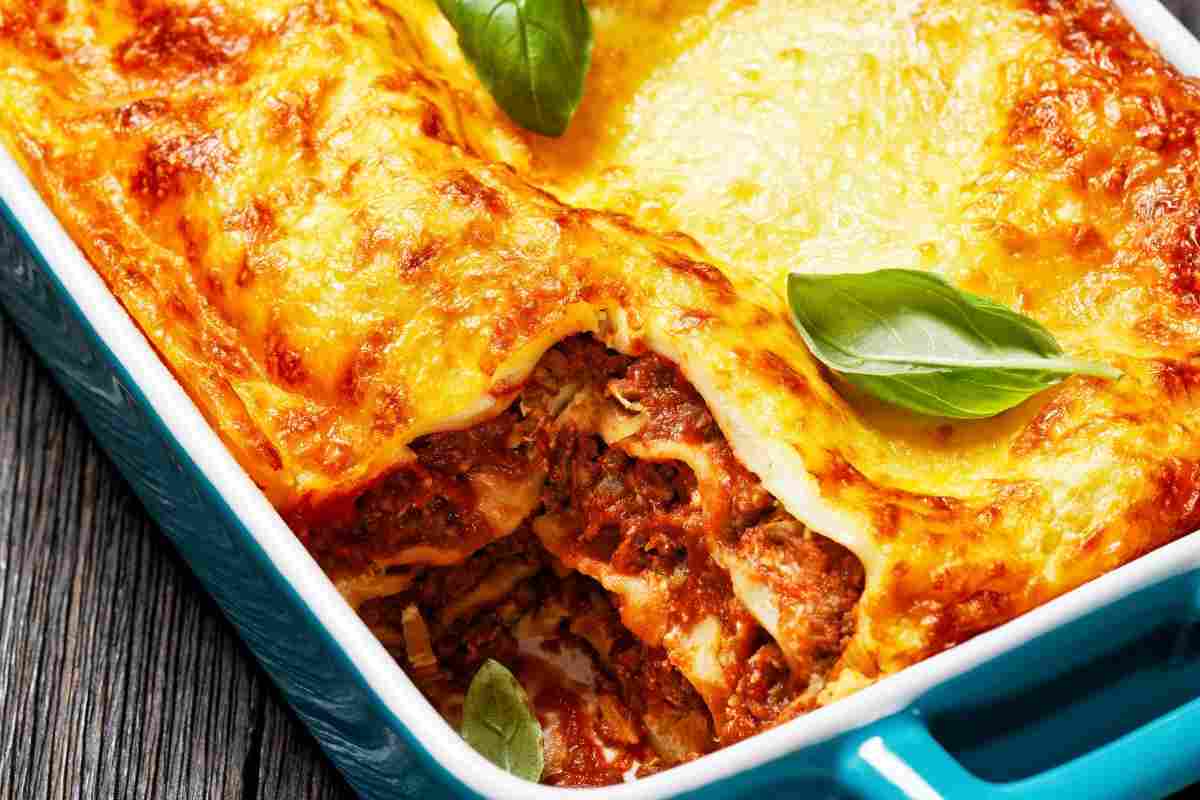 teglia di lasagne semplici al ragù