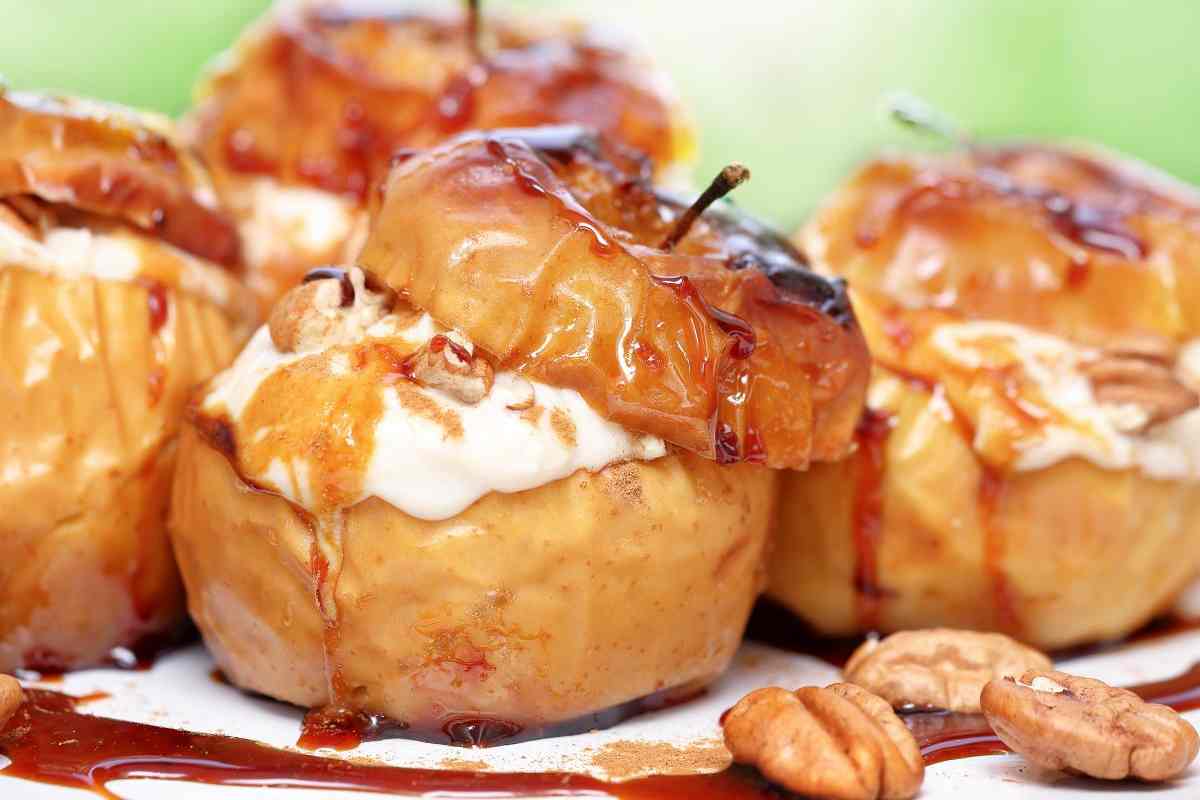 mele cotte con crema e noci