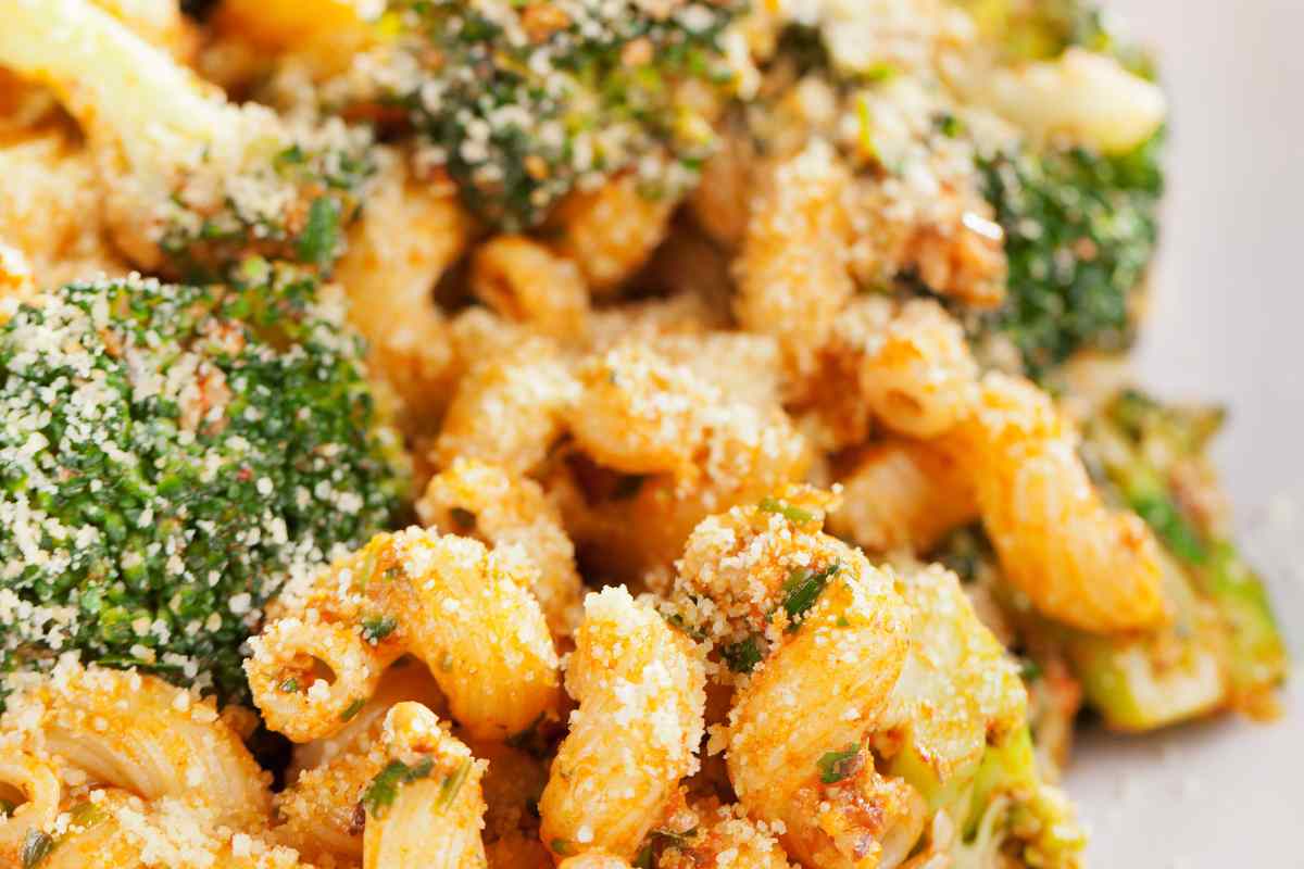 pasta con broccoli e pangrattato