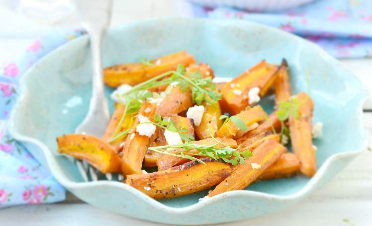 piatto con feta e zucca al forno