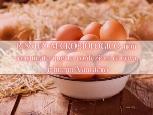 uova fresche in una ciotola e scritta