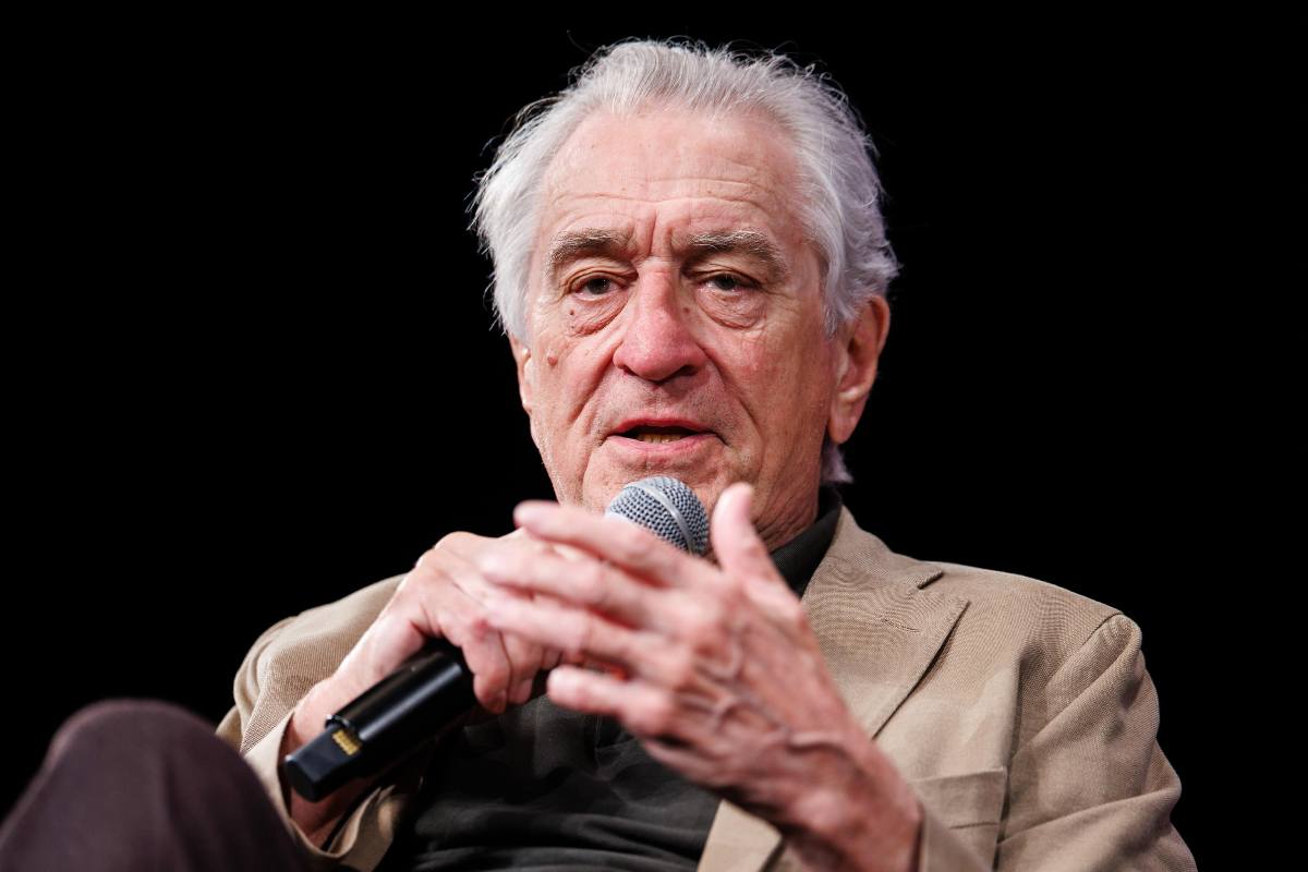 robert de niro con il microfono