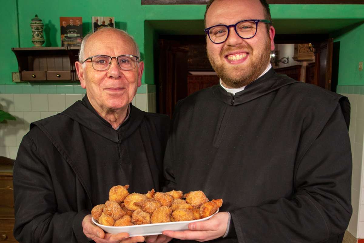 Monaci de Le ricette del convento con le sfinci di San Martino