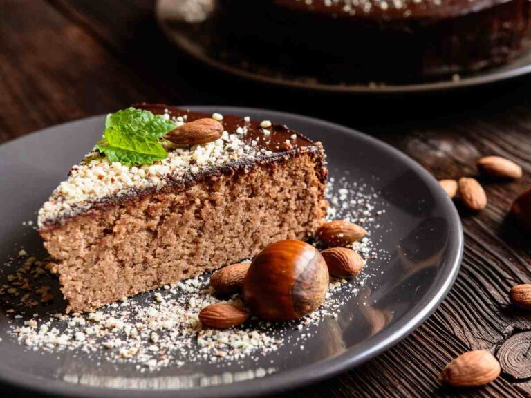 Ricetta virale: la torta di castagne sofficissima senza latte e burro, profuma di nonna di casa e di bontà