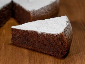 fetta di torta al cioccolato